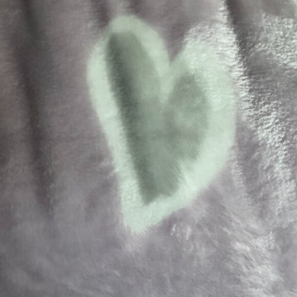 NWT Kate Spade Twin Purple Plush Blanket with Gray and White Hearts 68" X 90" - Picture 3 of 5